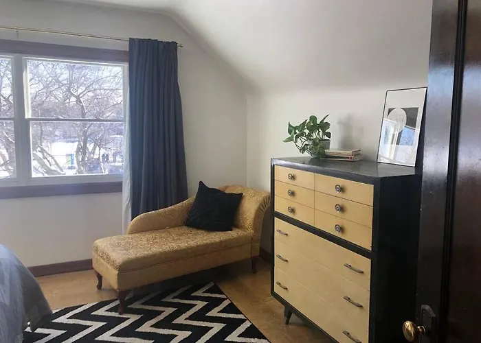 Gallery Loft Of Oak Park #1 Top Host In Il