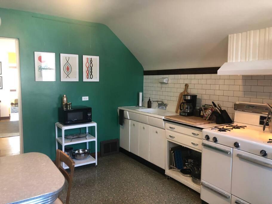 Gallery Loft Of #1 Host In Il Oak Park